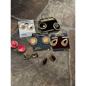 Cheshire and Crístína vintage earrings collection